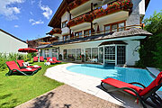  Poolanlage des Hotel Jagdhofs Quelle: Sascha Duffner (Hotel Jagdhof) 